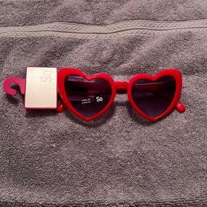 Women’s red heart sunglasses